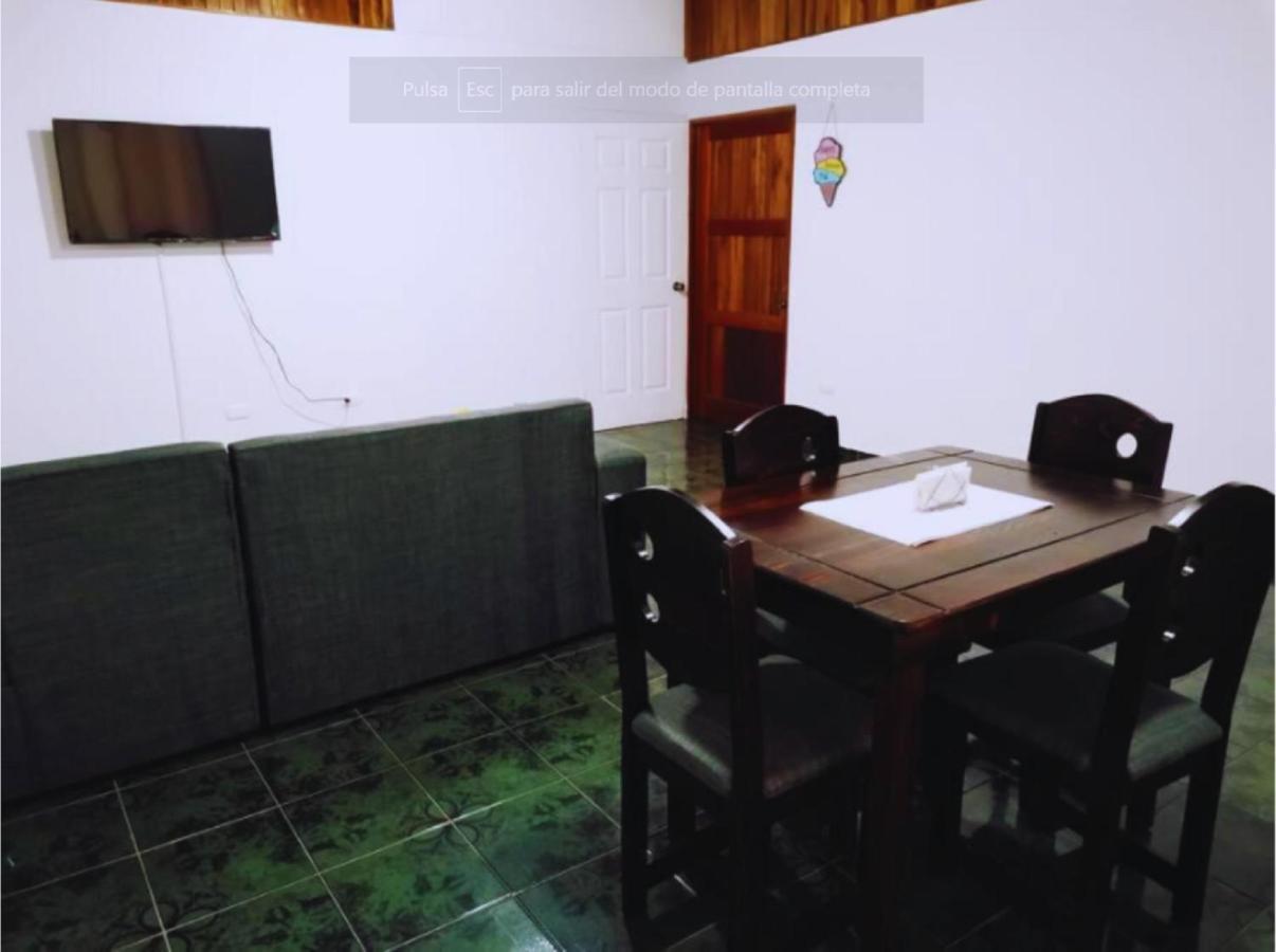 Casa Kros Quepos Exteriér fotografie